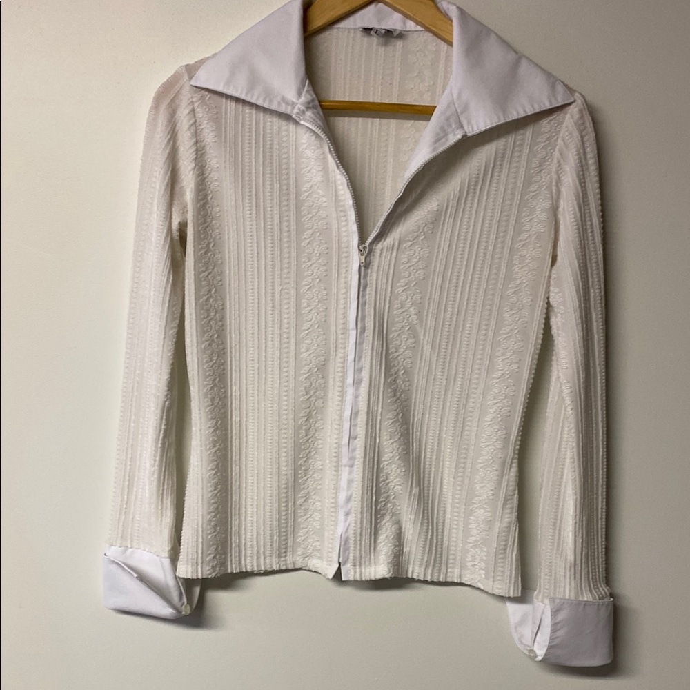 HOBBY HORSE White Ribbed Button Down Show Blouse with Notched Collar